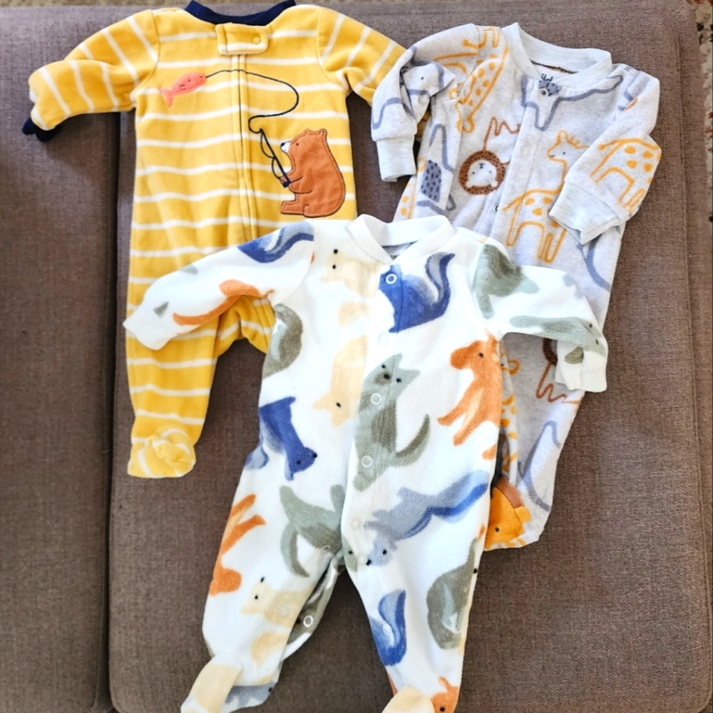 Set of 3 fleece baby boy footies (Carter's) bundle